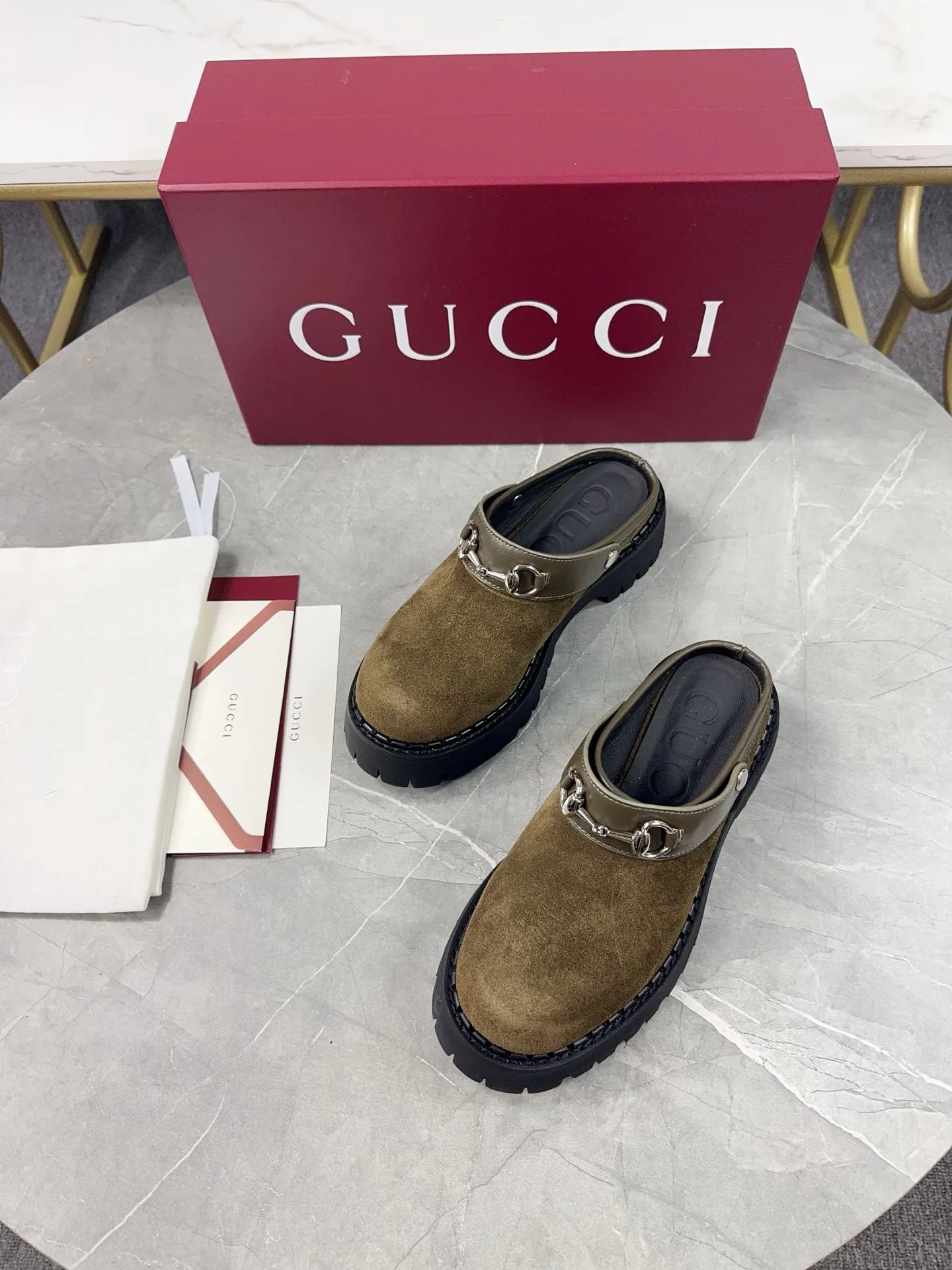 p500🐮🐮Gucci2024 new model, double GG groove thick-soled Loaf platform shoes. The original version is made 1:1. Super beautiful quality, classic model at the counter. ❶Upper: original frosted cowhide ❷Inner lining: water-dyed cowhide ❸Feet: water-dyed cowhide ❹Outsole: ultra-light original sole ❺thick sole heightening: 3.5cn ❻Packing: original packaging ❼Number: Women's 35-42 (41 42 customized, non-returnable) Men's model: 38-46 (45, 46 customized, non-returnable)
